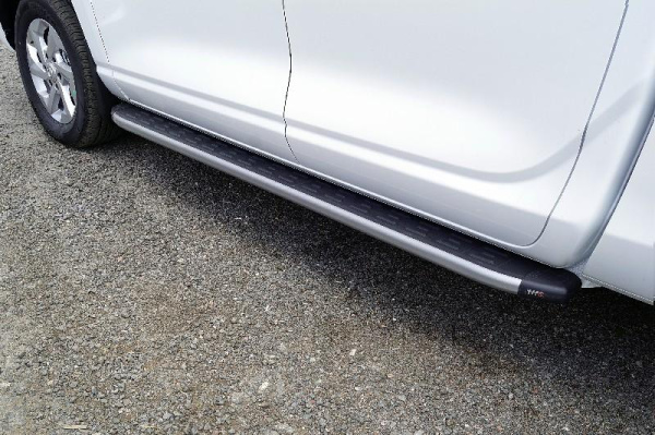 Пороги алюминиевые с пластиковой накладкой (карбон серебро) 1920 мм для Changan Hunter Plus